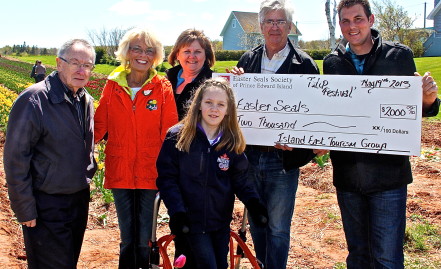 Points East Coastal Drive Donation
Lorne Moase (Easter Seals PEI) Dianne Balderston (Balderston's Farm Market) Patricia Cole (Ambassador's Mother) Doug Deacon (Chairman, Points East Coastal Drive,  Bastiaan Arendse (Vanco Farms)